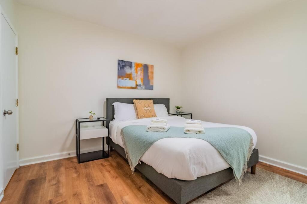 4Bedroom Gold Coast Duplex With Jacuzzi In The Bedroom And Optional Valet Parking Чикаго Экстерьер фото