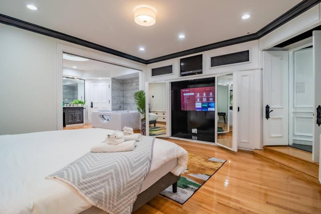 4Bedroom Gold Coast Duplex With Jacuzzi In The Bedroom And Optional Valet Parking Чикаго Экстерьер фото